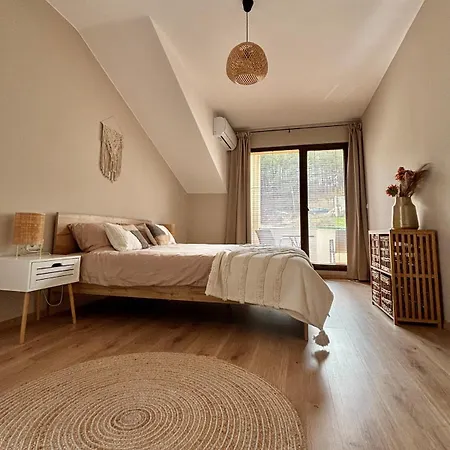 Апартамент Large Luxury With Sea Views, Pool, Gym & Free Parking Варна