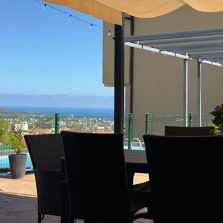 Large Luxury With Sea Views, Pool, Gym & Free Parking Apartament *