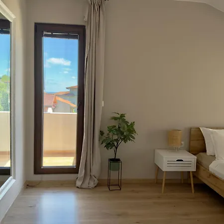 Large Luxury With Sea Views, Pool, Gym & Free Parking Apartament Varna