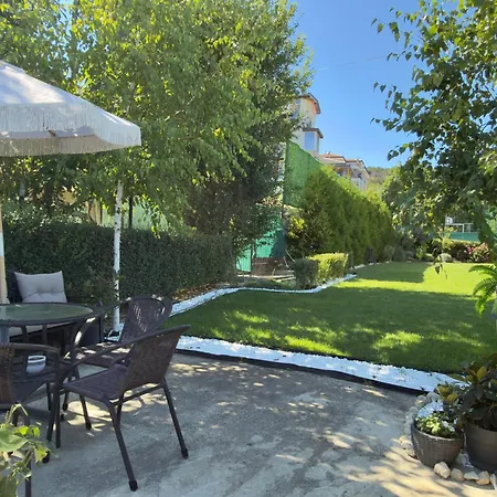 Lejlighed Large Luxury With Sea Views, Pool, Gym & Free Parking