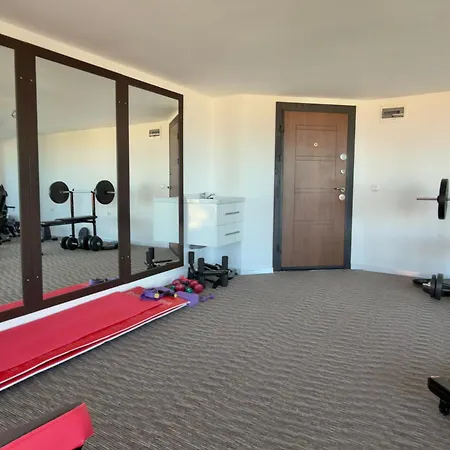 Large Luxury With Sea Views, Pool, Gym & Free Parking Apartament *