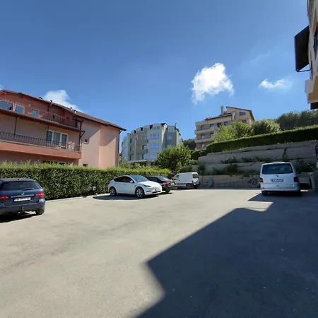 Large Luxury With Sea Views, Pool, Gym & Free Parking Lejlighed *