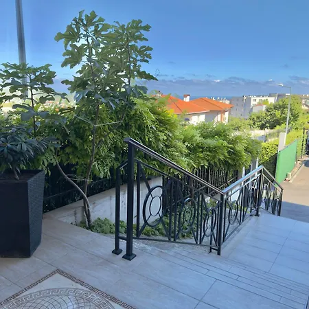 Large Luxury With Sea Views, Pool, Gym & Free Parking Varna