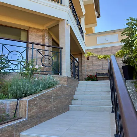 Large Luxury With Sea Views, Pool, Gym & Free Parking Apartament Varna