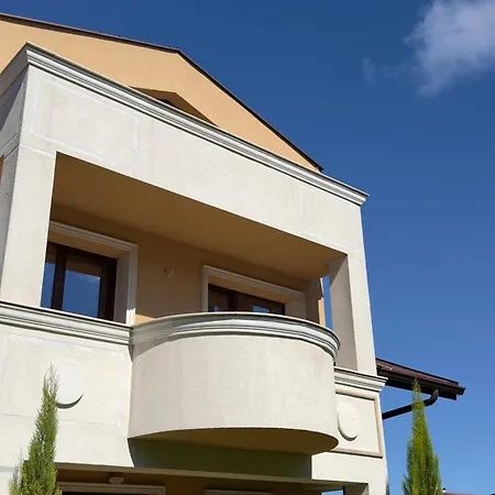 Apartament Large Luxury With Sea Views, Pool, Gym & Free Parking *